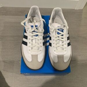 Adidas Men's White and Black Sneakers